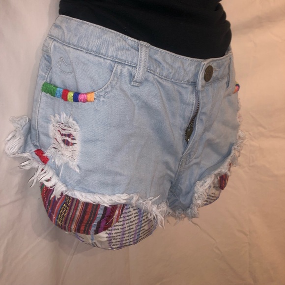 MUMU Blue embroidered jean shorts - Picture 3 of 3